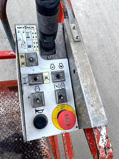 Used 2012 SKYJACK SJ6826RT SCISSOR LIFT