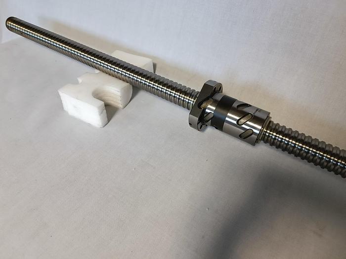 Gebraucht Geschliffener Präzisions Kugelgewindetrieb, D40 mm, 1600 mm, Danaher, gebraucht