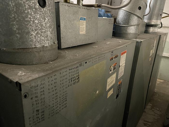 Used 1994 HUEBSCH 12LB GAS DRYERS (2 AVAILABLE)