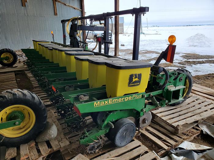 Used 12R22 John Deere 1730 MaxEmerge Plus Planter w/ Precision Meters