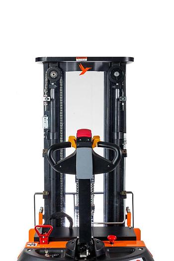 Performance Walkie Straddle Stacker