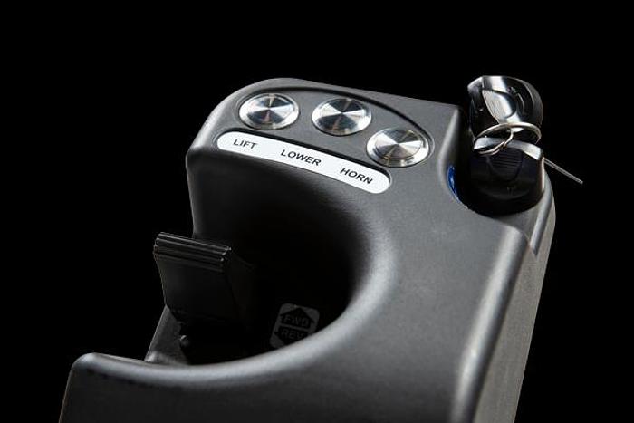 Electric Mid Level Order Picker