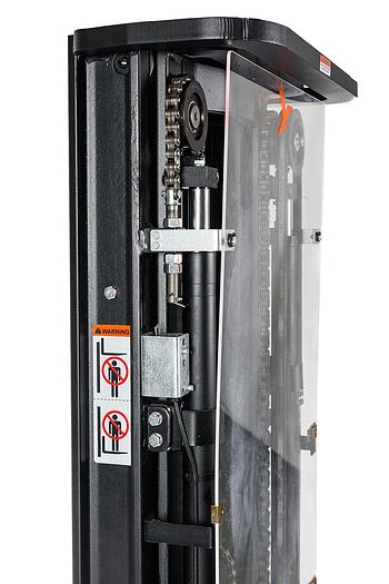 Performance Walkie Straddle Stacker