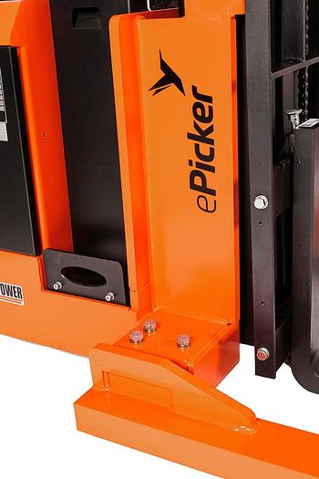 Performance Walkie Straddle Stacker