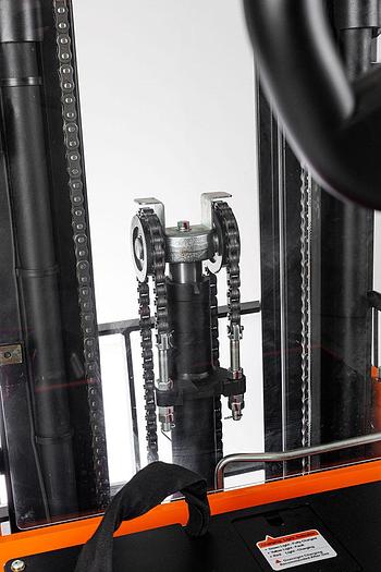 Performance Walkie Straddle Stacker