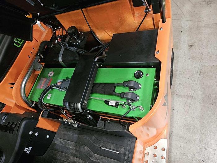 Model EFLV20
Capacity 4000 lbs.