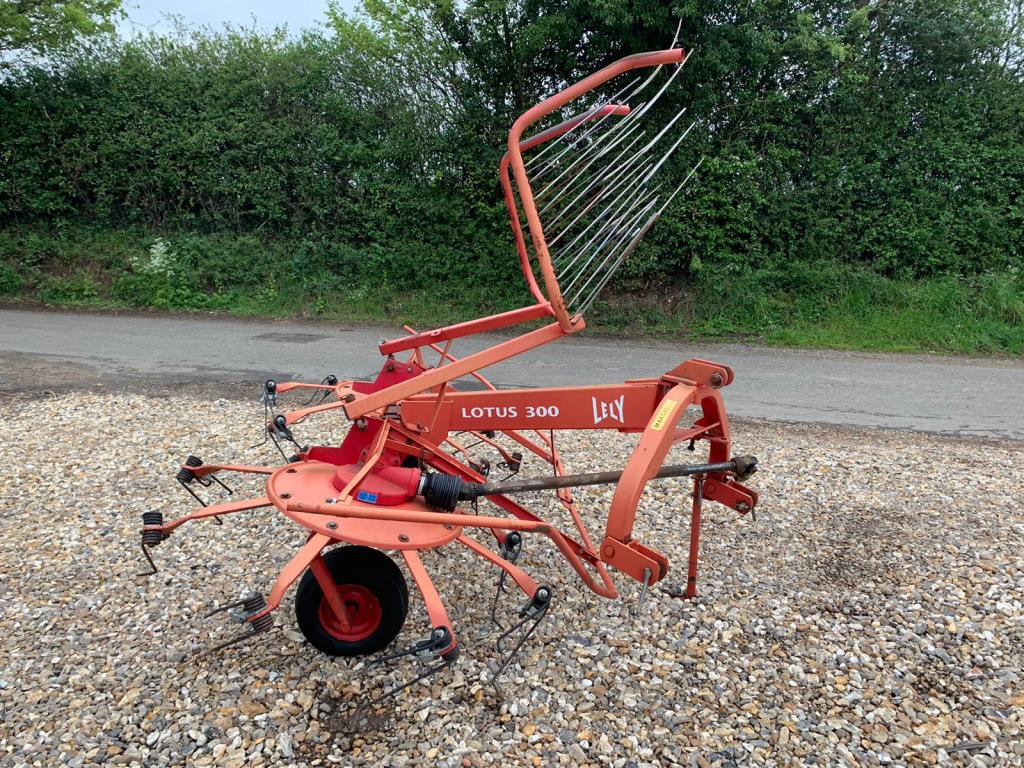 Used Lely Lotus 300 Tedder Rake