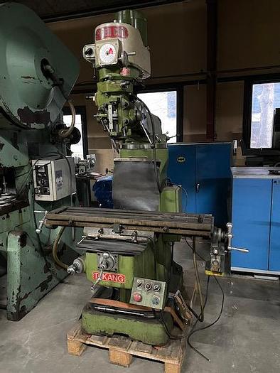 Used USED UNIVERSAL MILLING MACHINE MANUF. TAKANG, MODEL TKM-2V