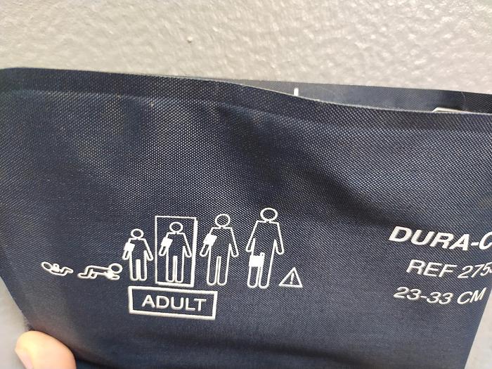 Gebraucht GE Carescape V100 Vitalparameter-Patientenmonitor auf Dinamap Rollstand #8069