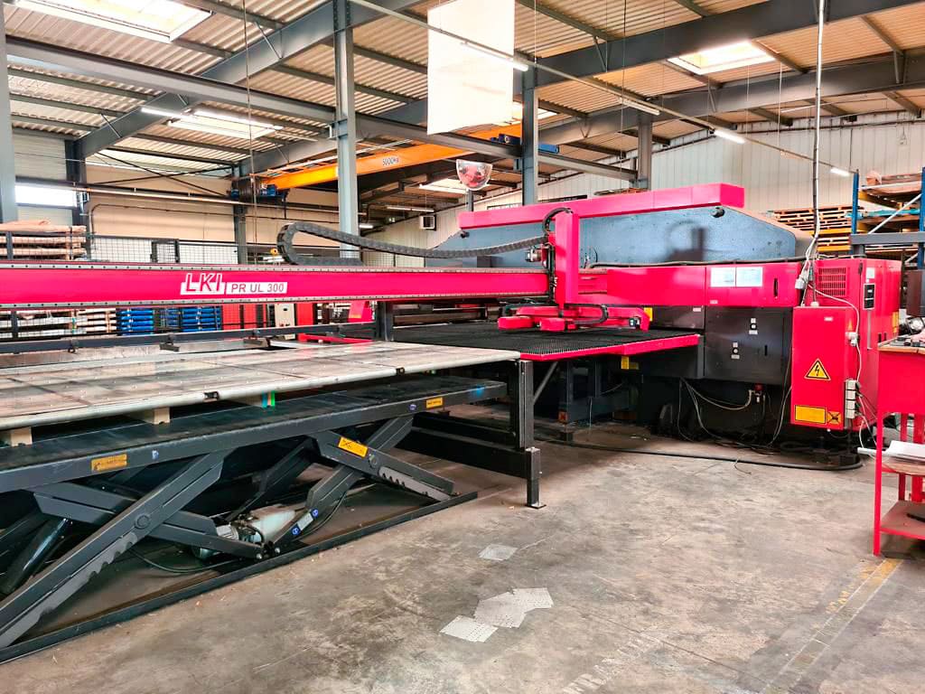 Used Amada vipros 368 king - Punching machine - 2001