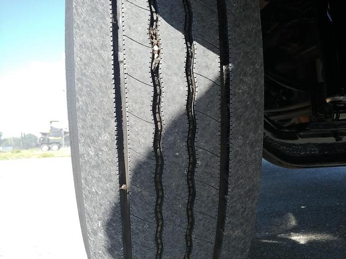 Used Altec DM47-TR Digger Derrick on 2007 International 4300 Utility Truck - 80412