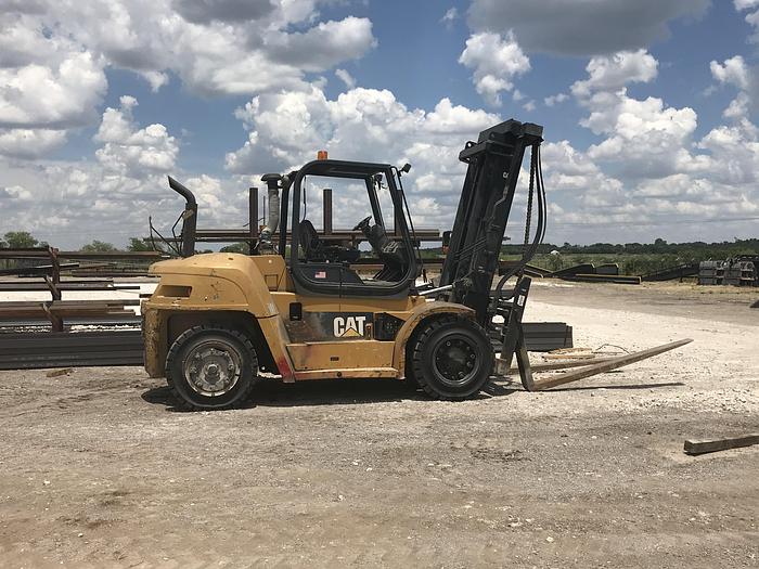 Used 26,000 LB CATERPILLAR FORK LIFT