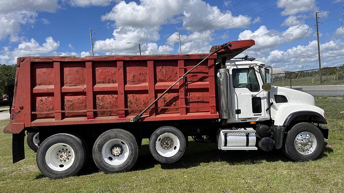 Used 2004 Mack CV713 Granite