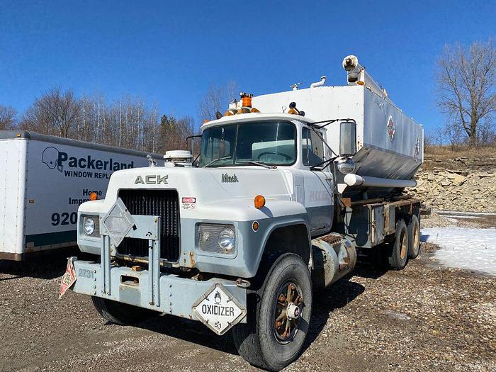 Used 1986 MACK RD686S