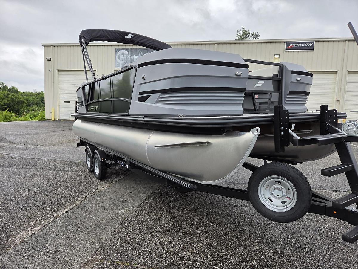 2027 Starcraft Marine VX22QDH