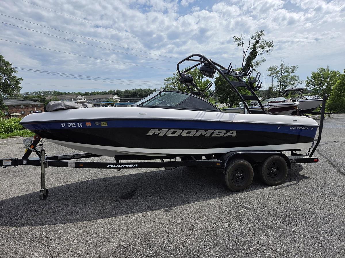 Used 2012 Moomba Outback V