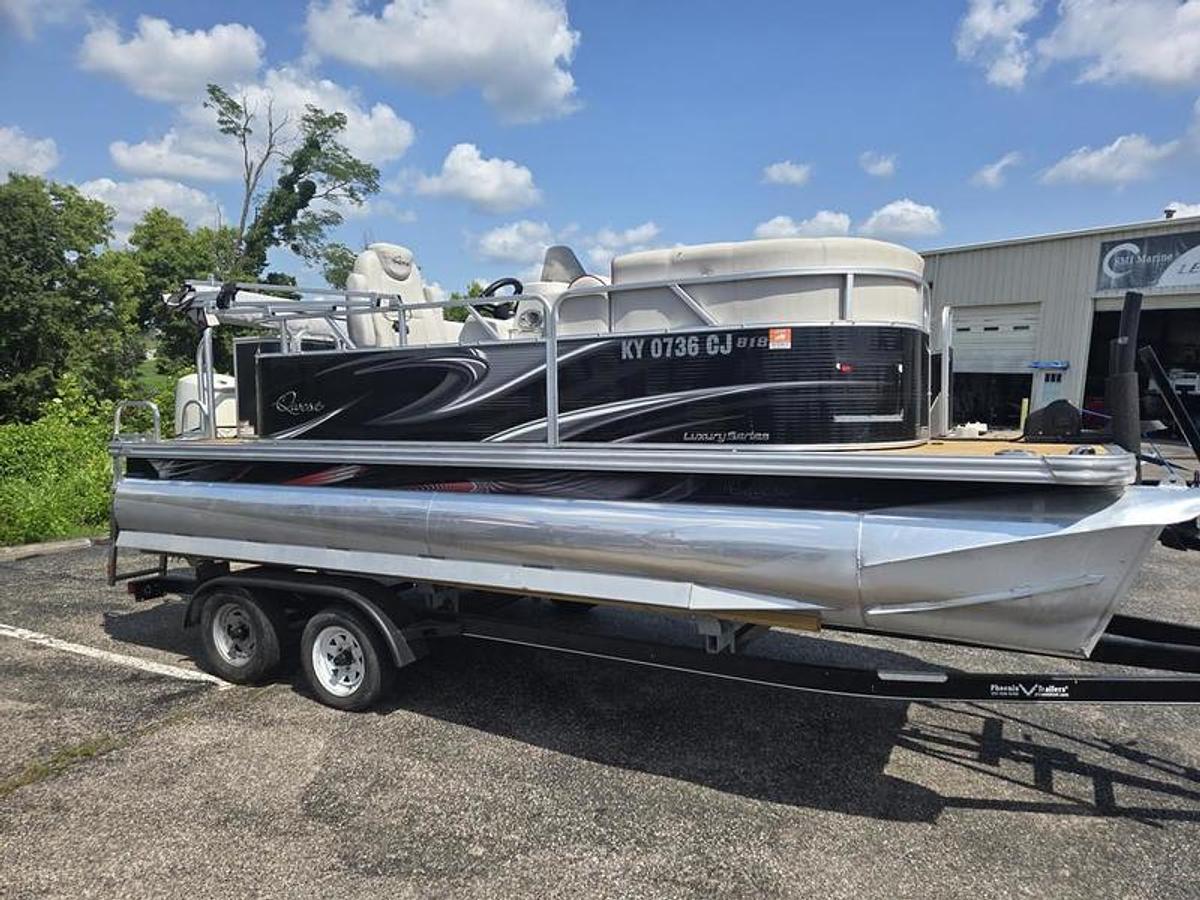 Used 2016 Quest 818 Luxury Edition