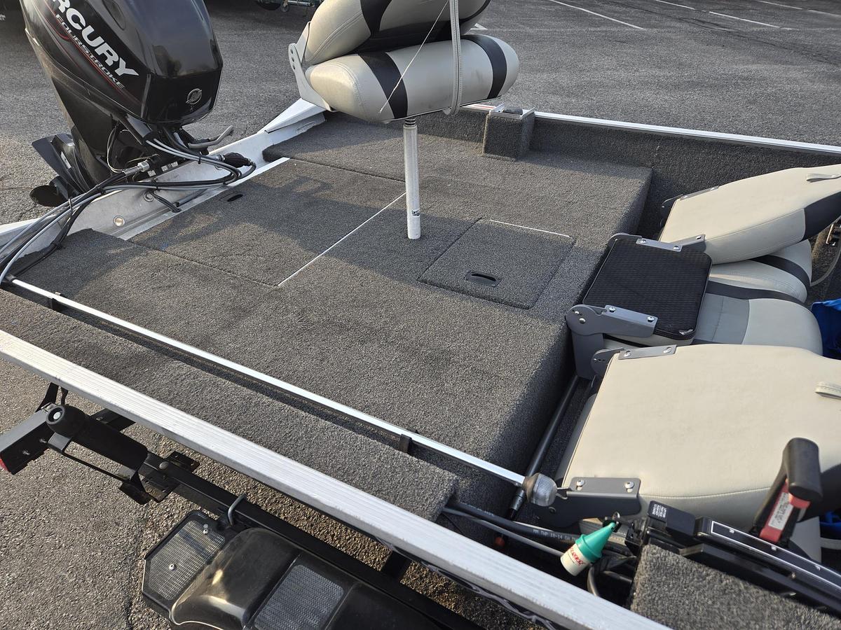 Used 2014 Lowe Stryker 17