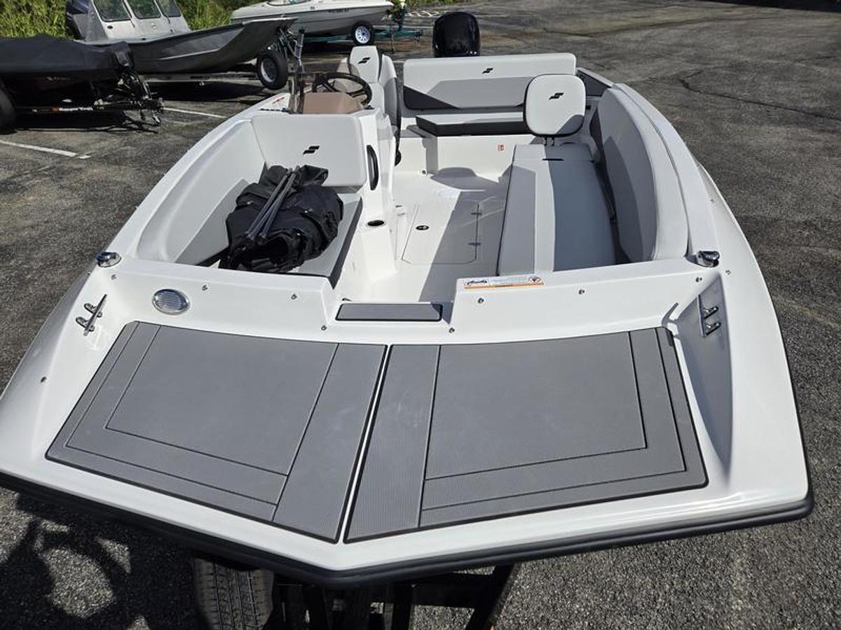 2026 Starcraft Marine SV18 OB