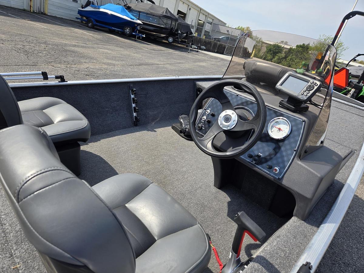 Used 2020 Tracker Classic