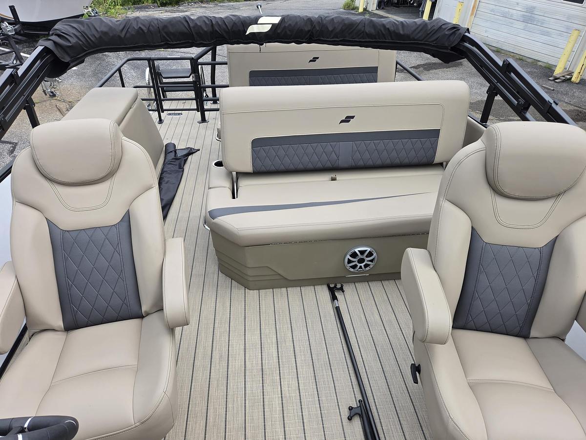 Used 2025 Starcraft Marine CX23DL