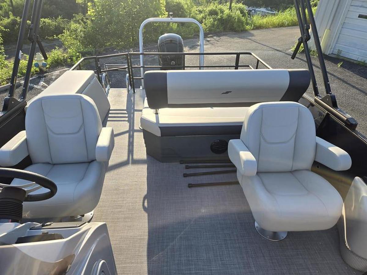 2026 Starcraft Marine EX22QDH