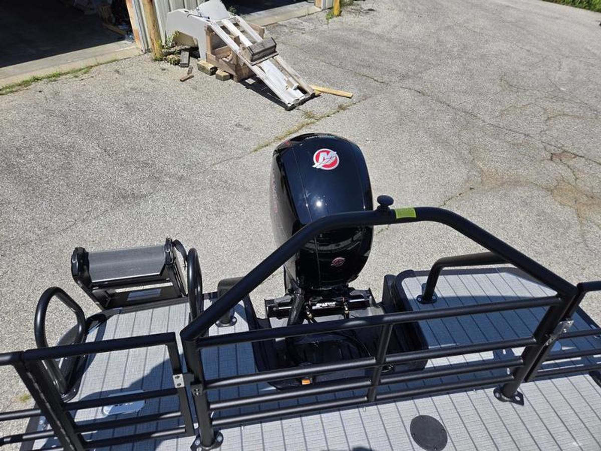 2026 Starcraft Marine EXS1QDH