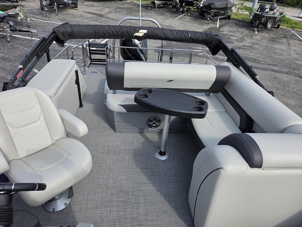 Used 2024 Starcraft Marine EXS5Q