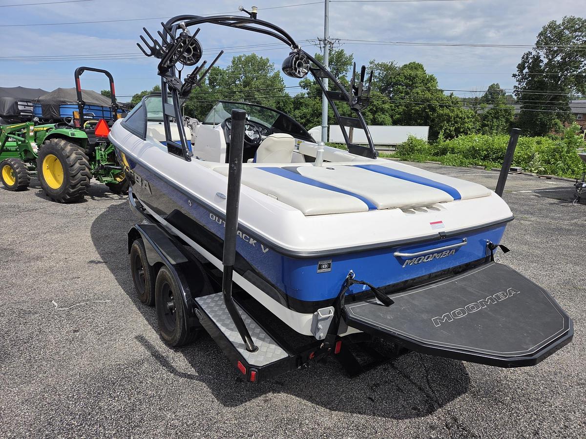 Used 2012 Moomba Outback V
