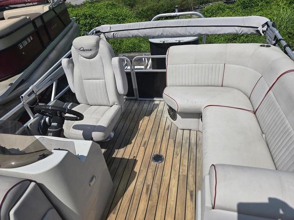 Used 2016 Quest 818 Luxury Edition