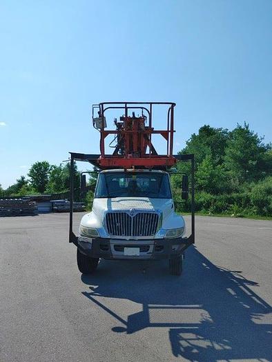 Used Elliott G85R Sign Crane on a 2007 International 4300 Flat Bed Truck - M28079
