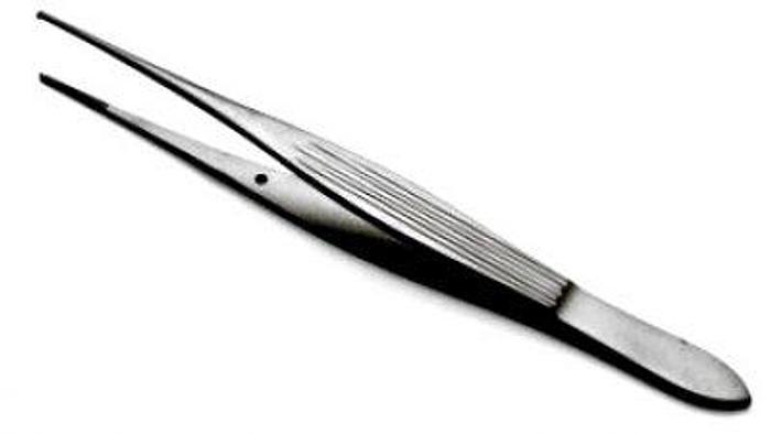 Used Forceps Tissue Dissecting McIndoe 1 in 2 teeth 155mm (6in)