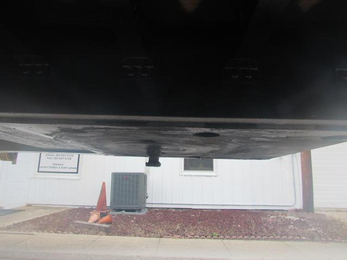 Used 2015 Great Dane Trailers 35' 10" X 102" Flatbed Moffett Trailer