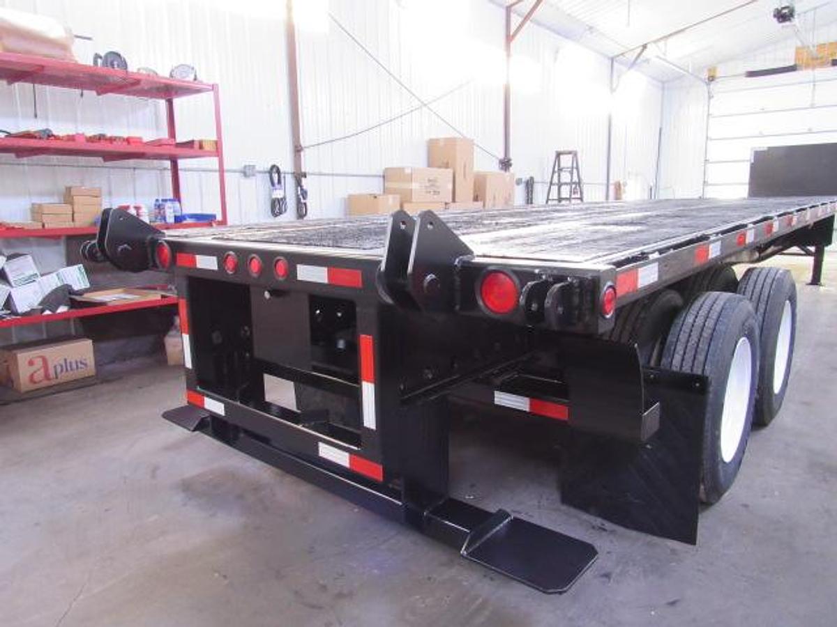 Used 2014 Utility 45' X 102 Princeton/Moffett Trailer