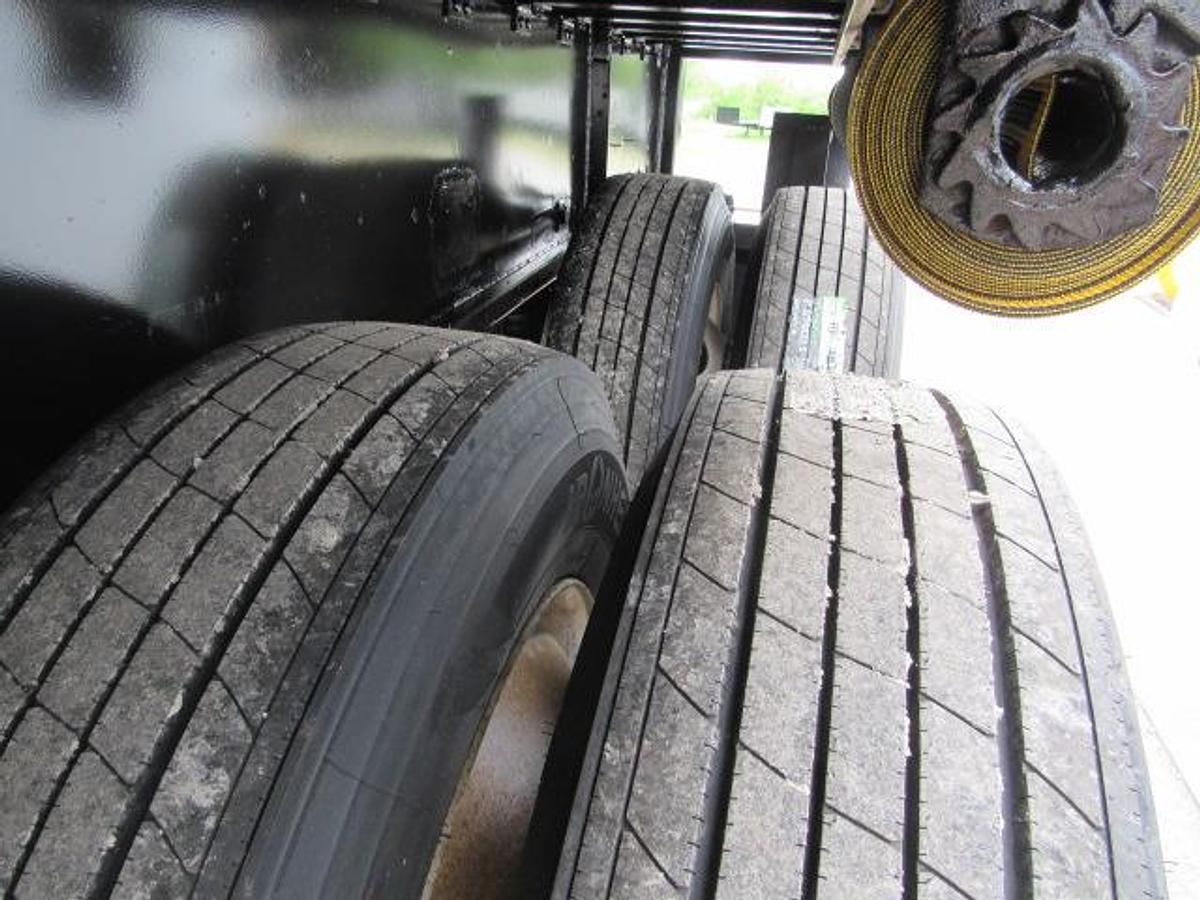 Used 2016 Great Dane Trailers 36' 6" X 102" Flatbed Moffett Trailer