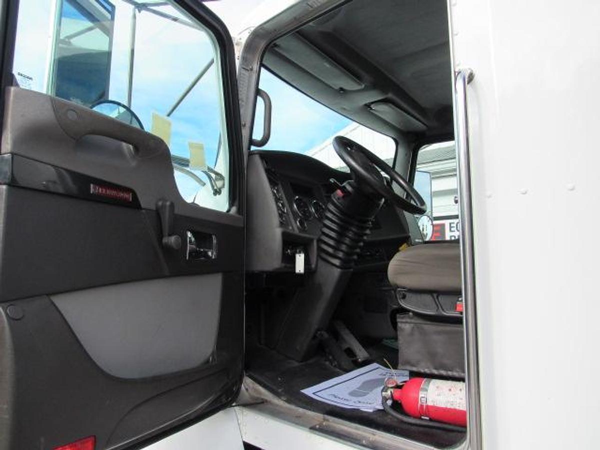 Used 2021 Kenworth T370 Flatbed Truck