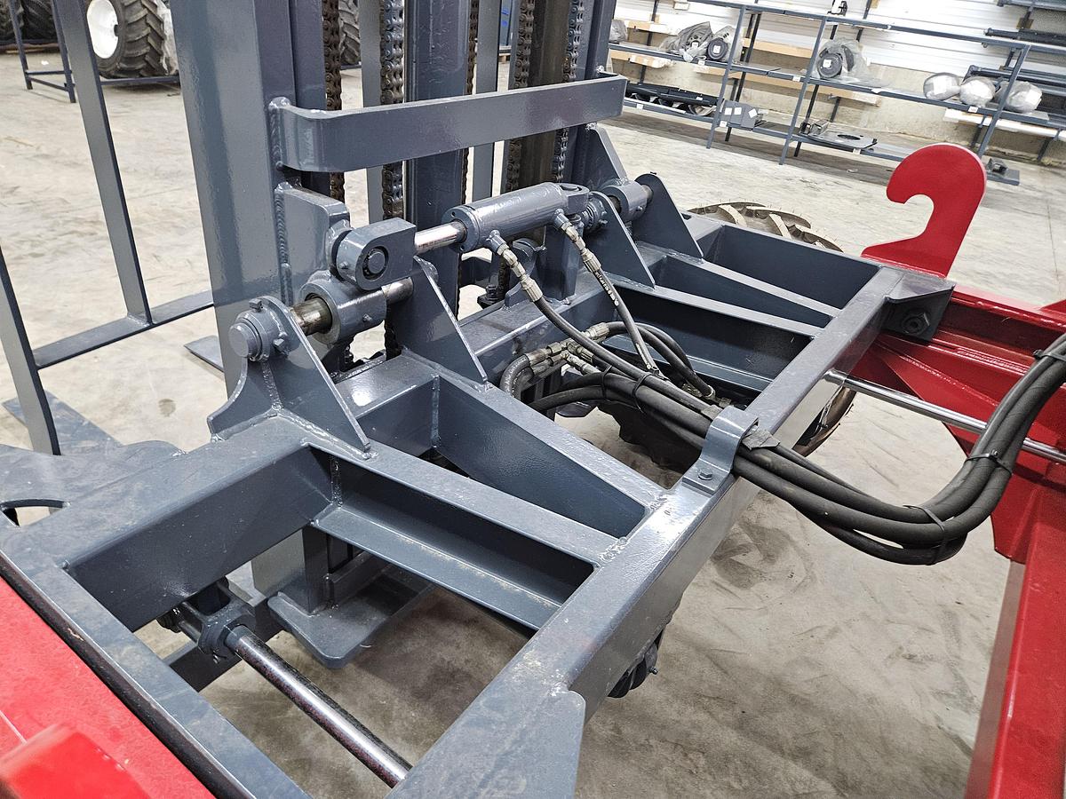 Used 2014 Navigator RT-5500 Truck Mounted Forklift