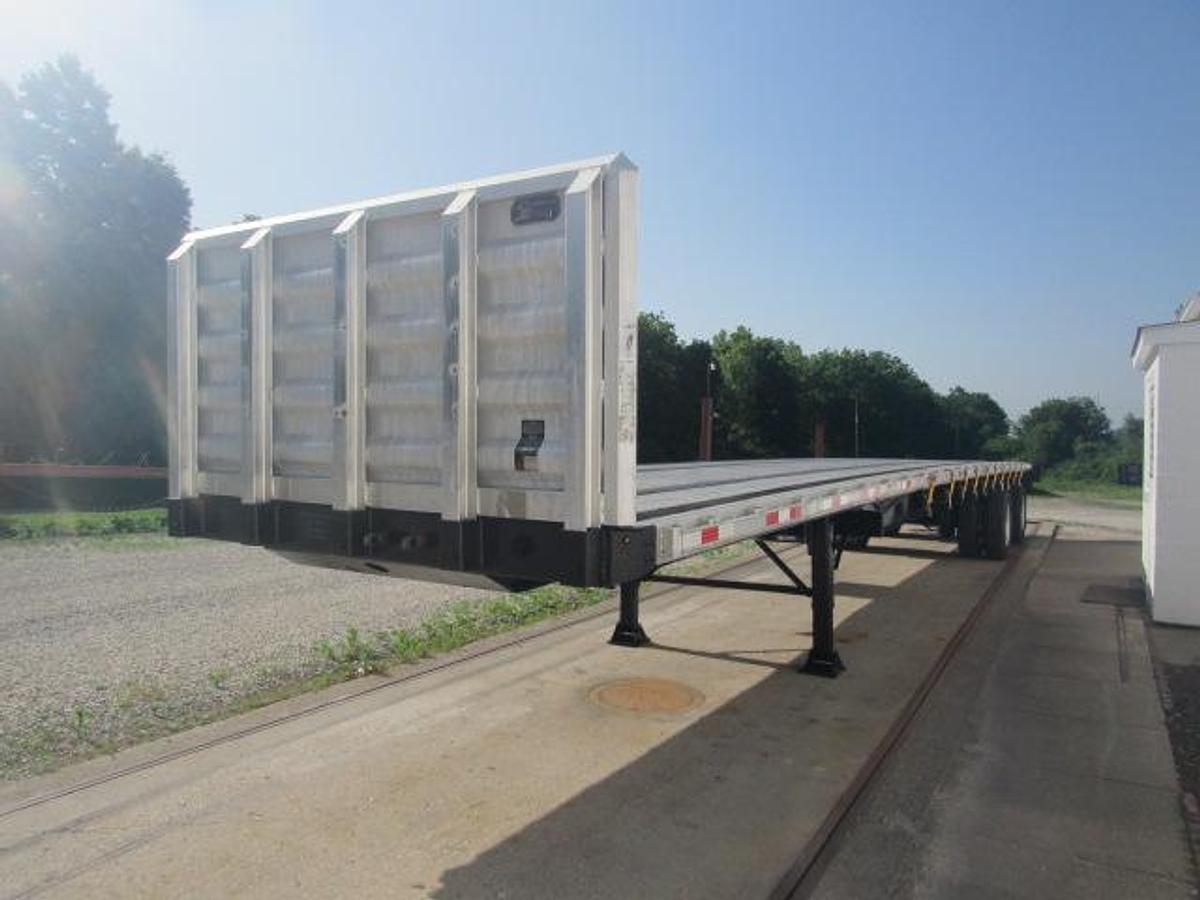 Used 2015 Utility 36 6 X 102 Moffett Trailer