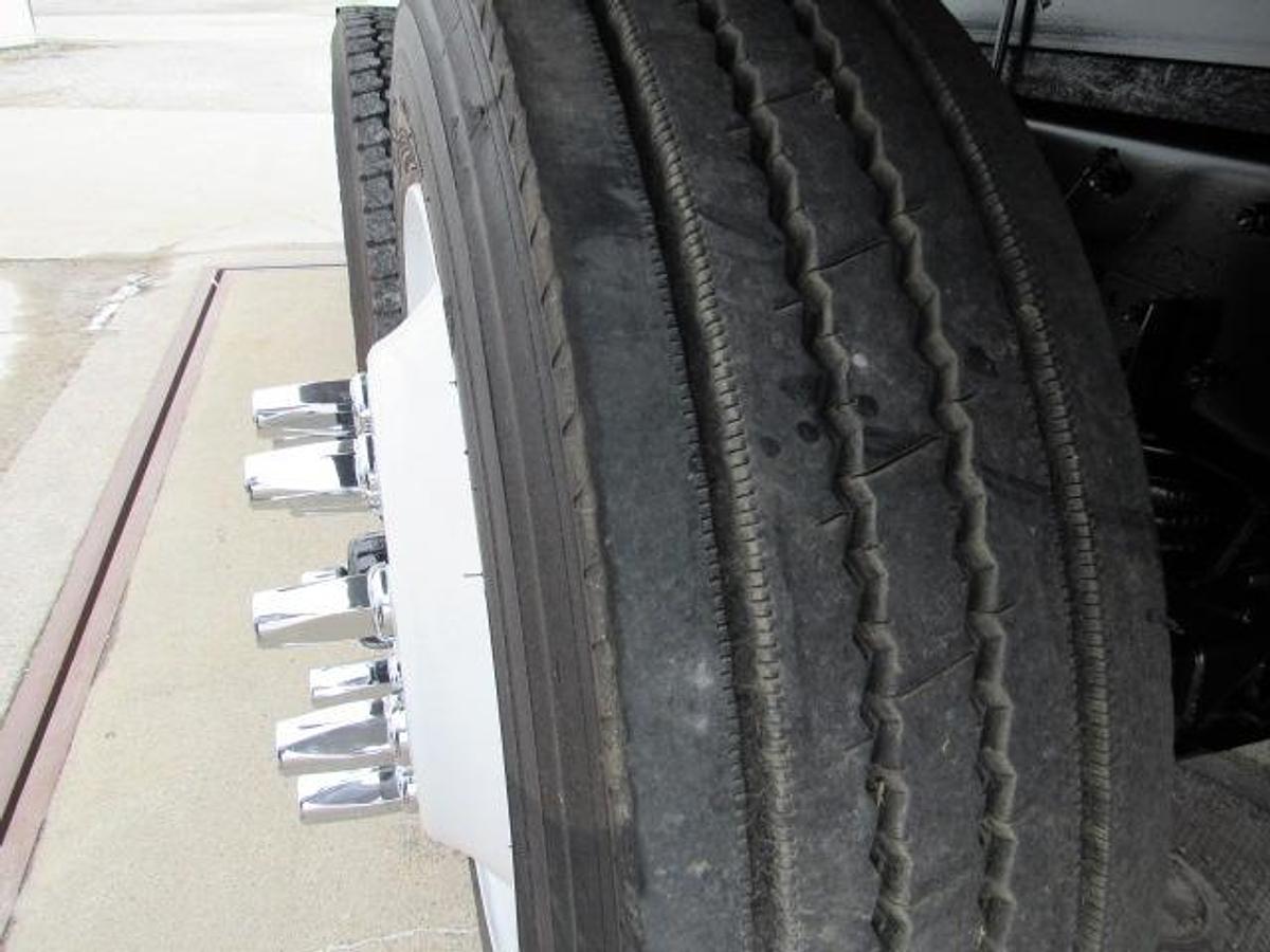 Used 2022 Freightliner M2 106