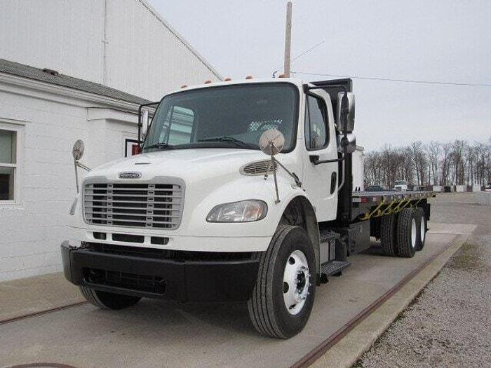 Used 2016 Freightliner M2 106