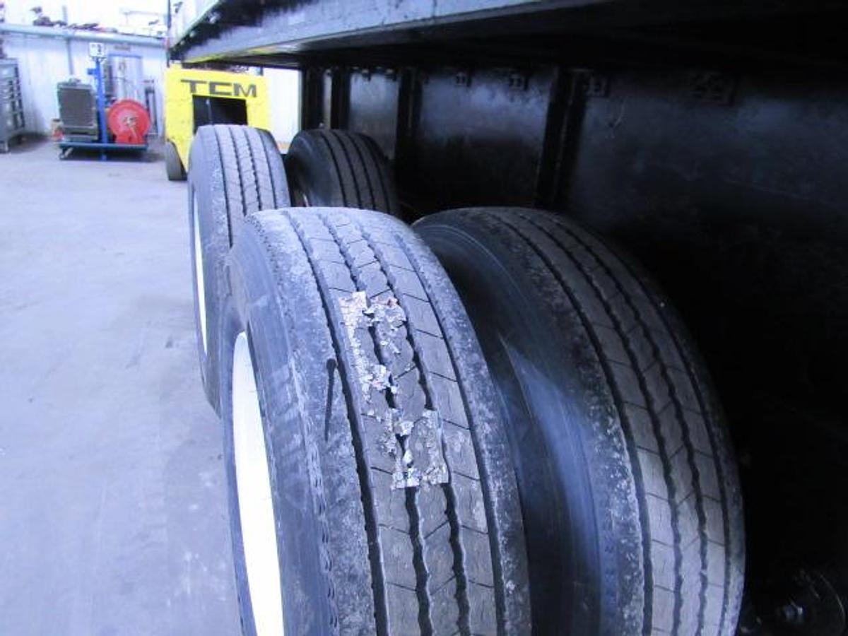 Used 2015 Great Dane Trailers 48' X 102" Flatbed Moffett Trailer