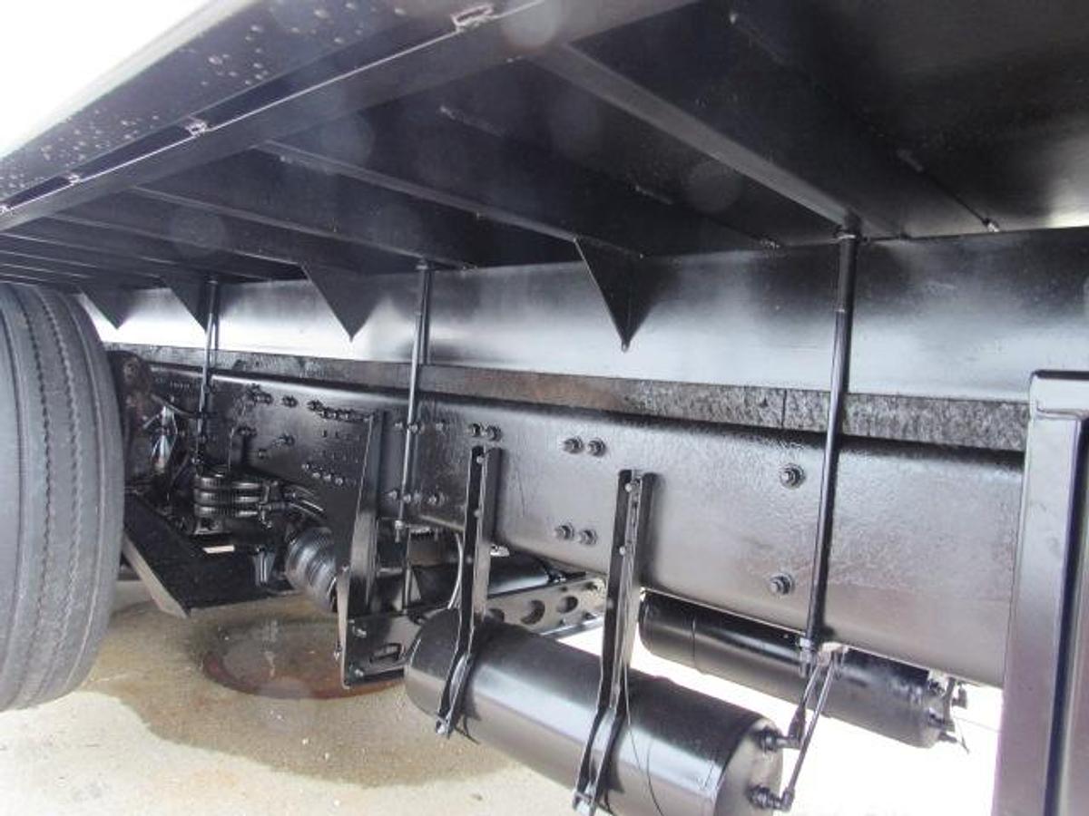 Used 2023 Freightliner M2 106