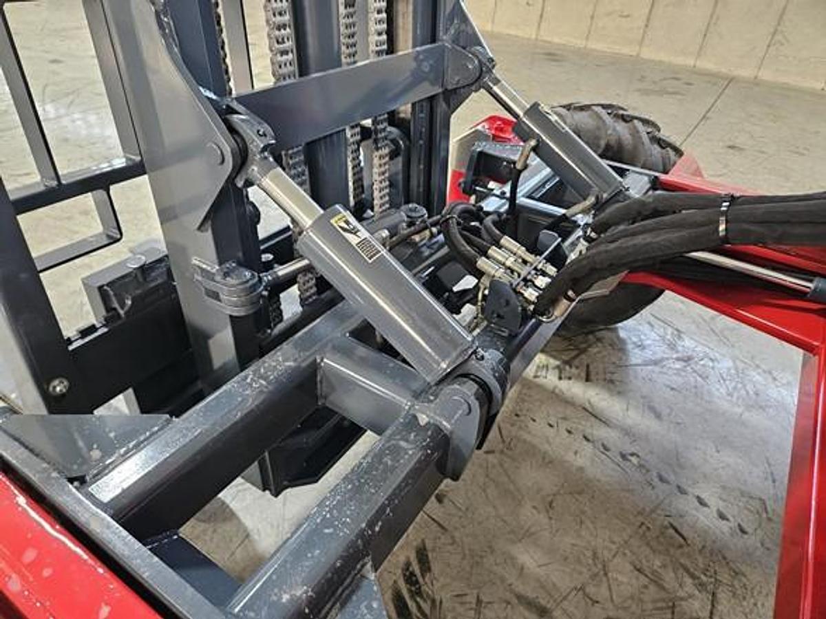 Used 2015 Moffett M8 55.3