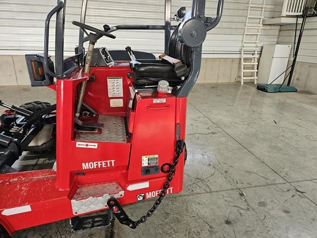 Used 2015 Moffett M8 55.3