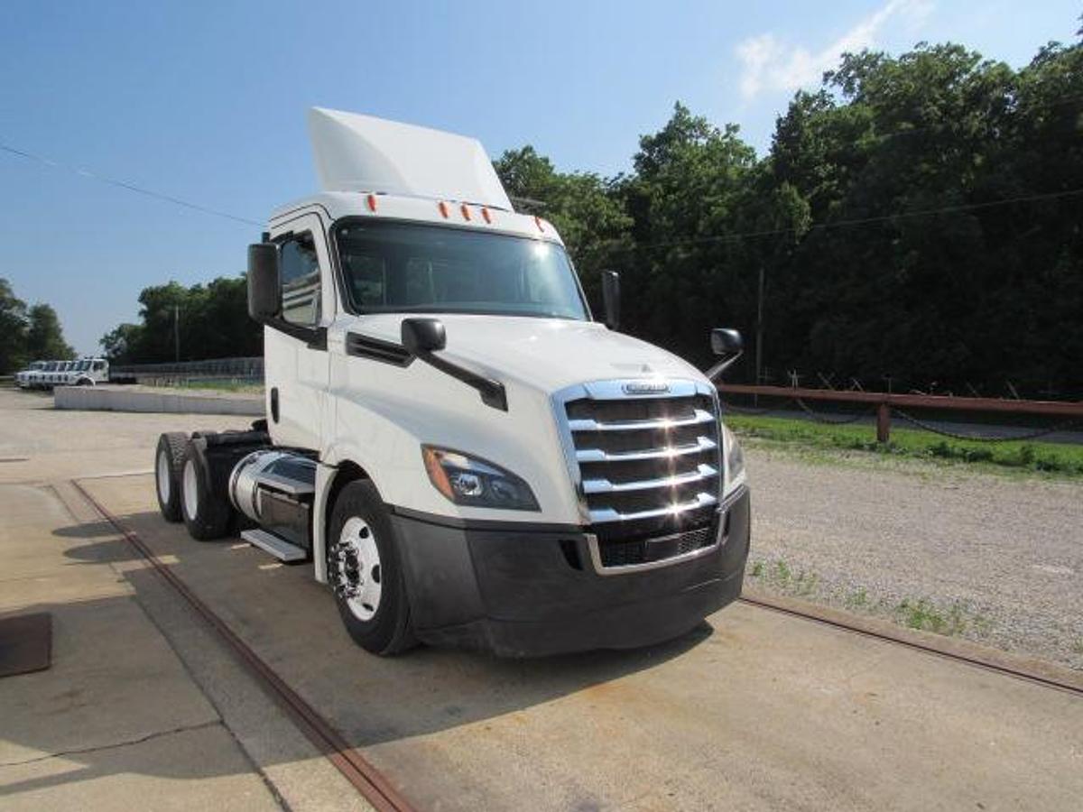 Used 2018 Freightliner Cascadia 125