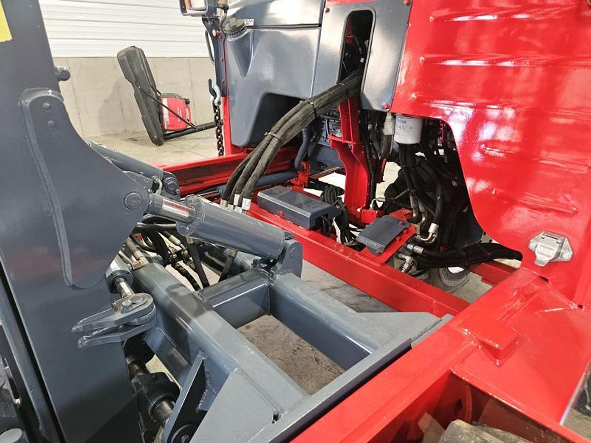 Used 2014 Moffett M55