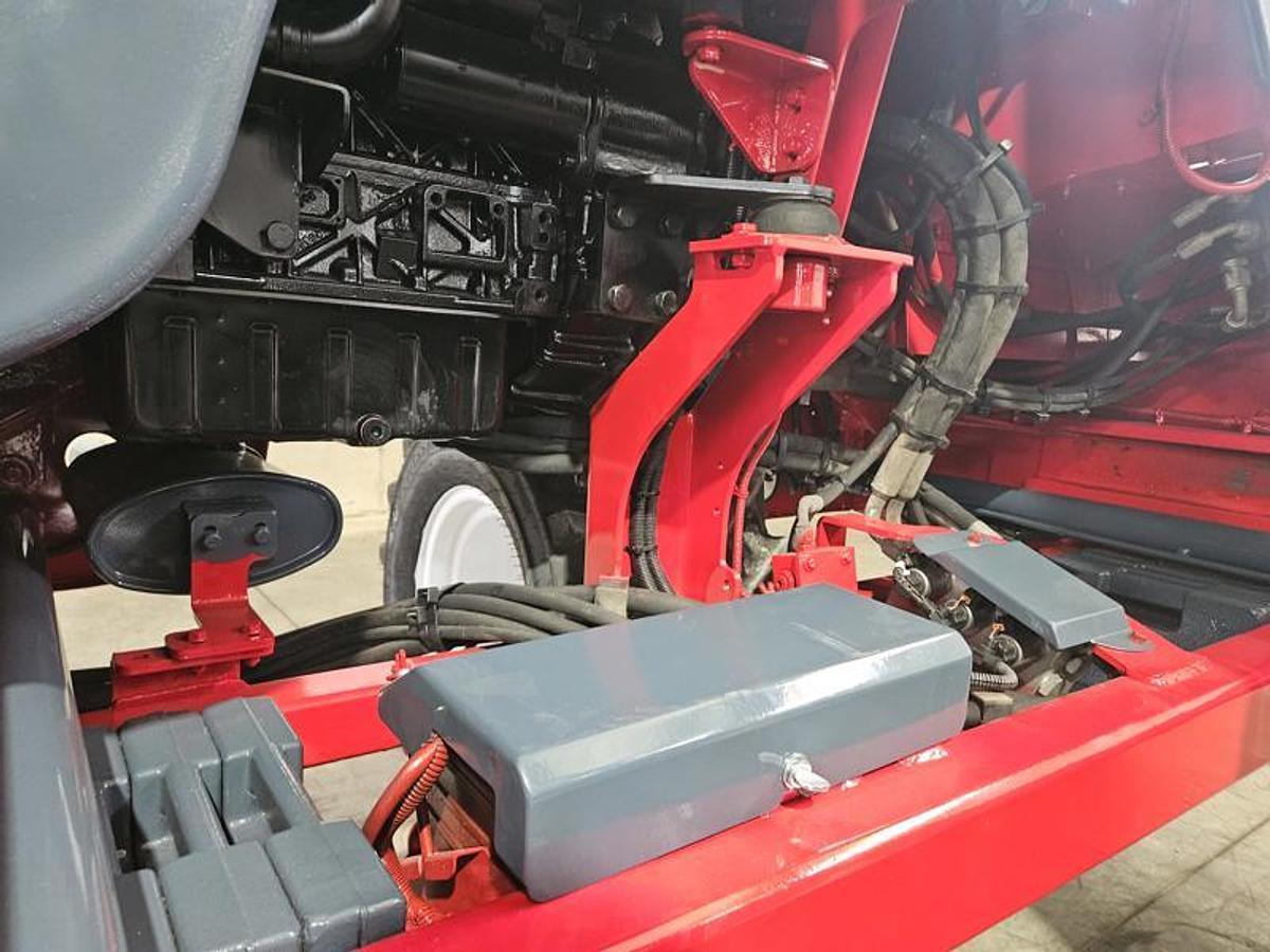 Used 2016 Moffett M8 55.3