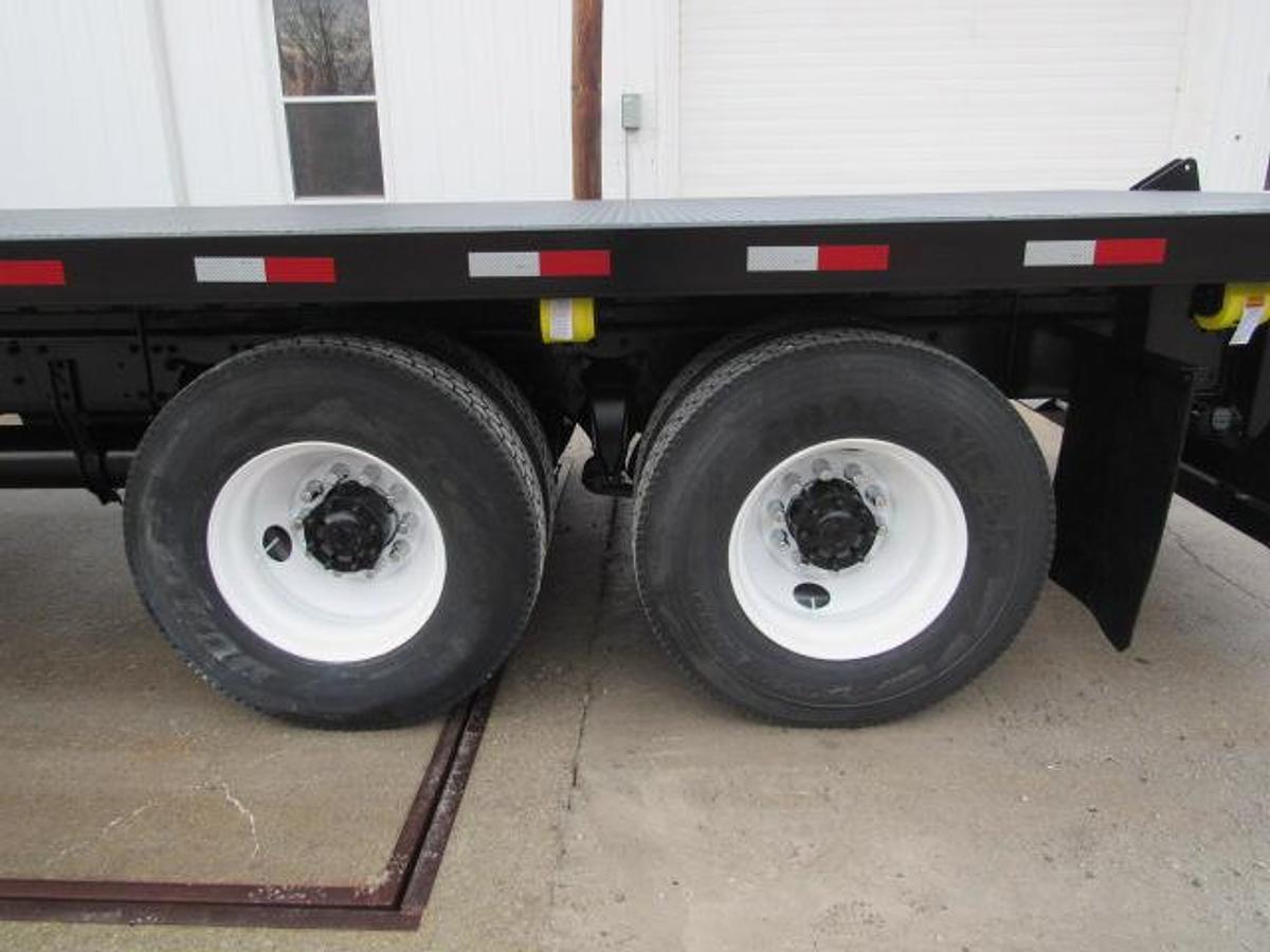 Used 2020 Freightliner M2 106