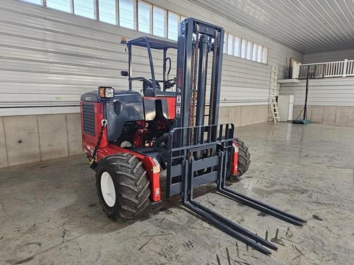 Used 2015 Moffett M8 55.3