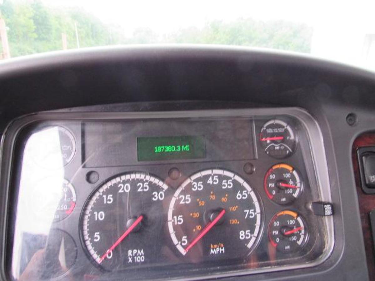 Used 2023 Freightliner M2 106